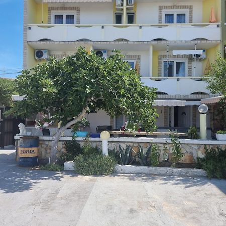 Apartmani Alen Dinjiska Luaran gambar