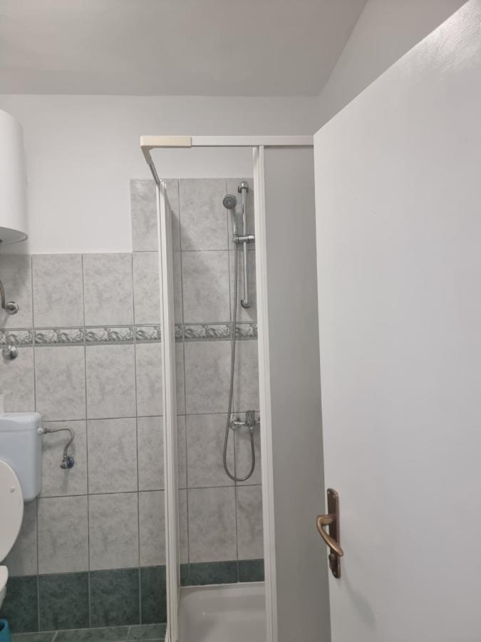 Apartmani Alen Dinjiska Luaran gambar