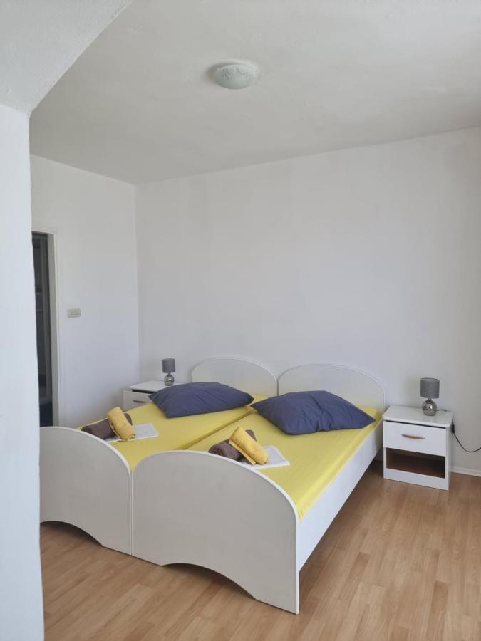 Apartmani Alen Dinjiska Luaran gambar