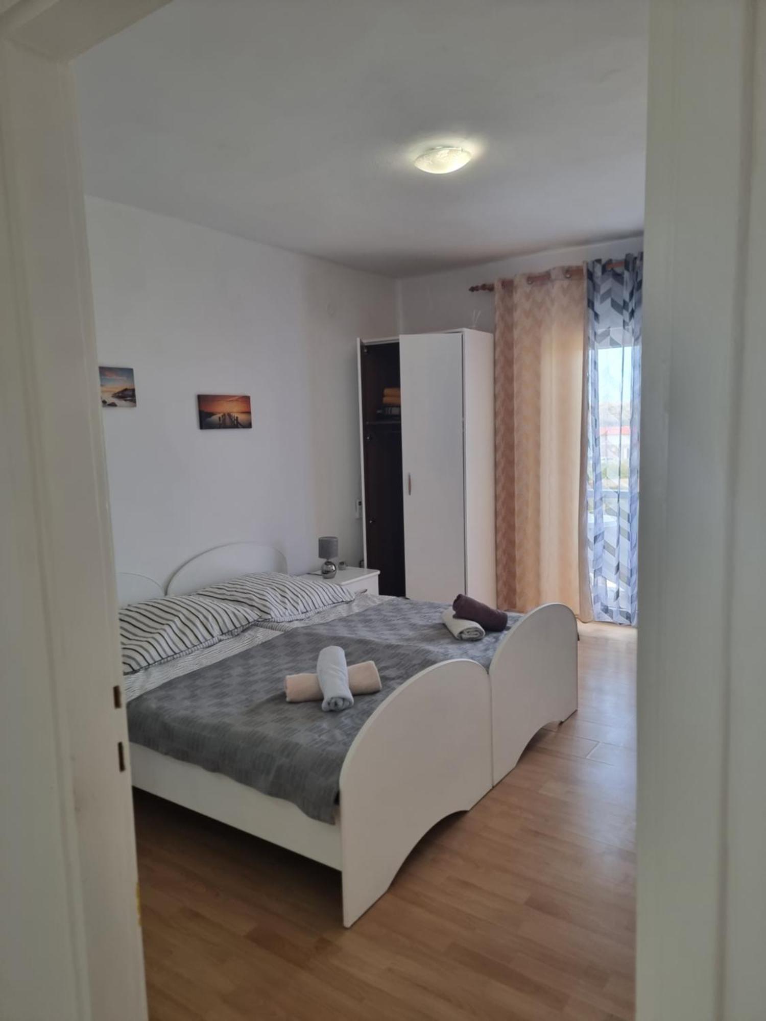 Apartmani Alen Dinjiska Bilik gambar