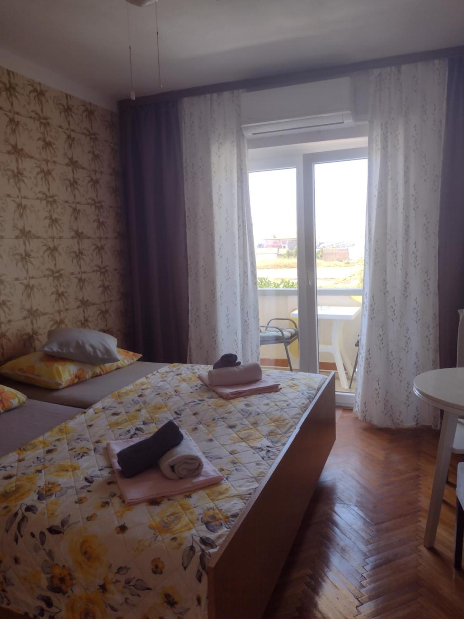 Apartmani Alen Dinjiska Luaran gambar