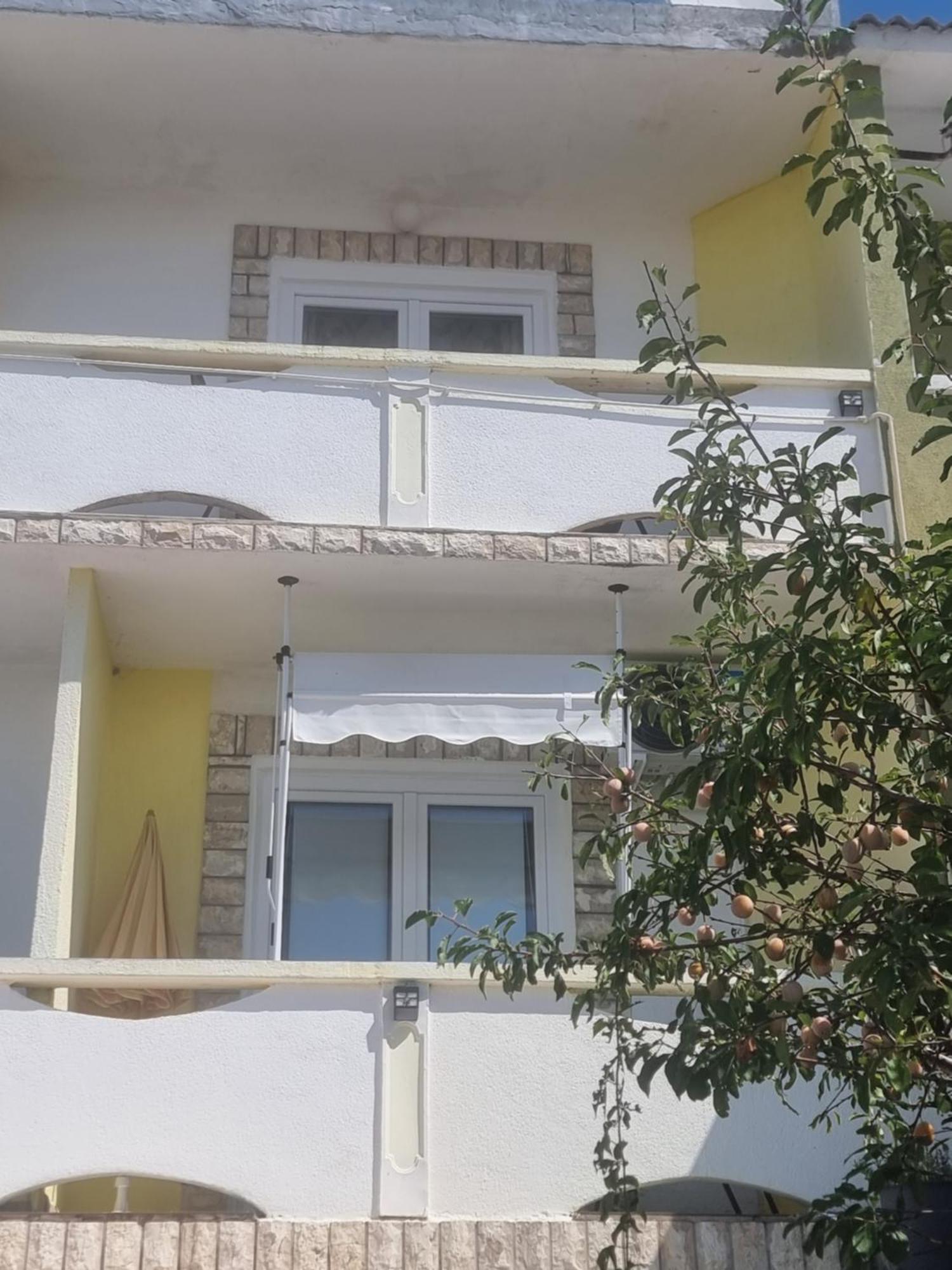Apartmani Alen Dinjiska Luaran gambar